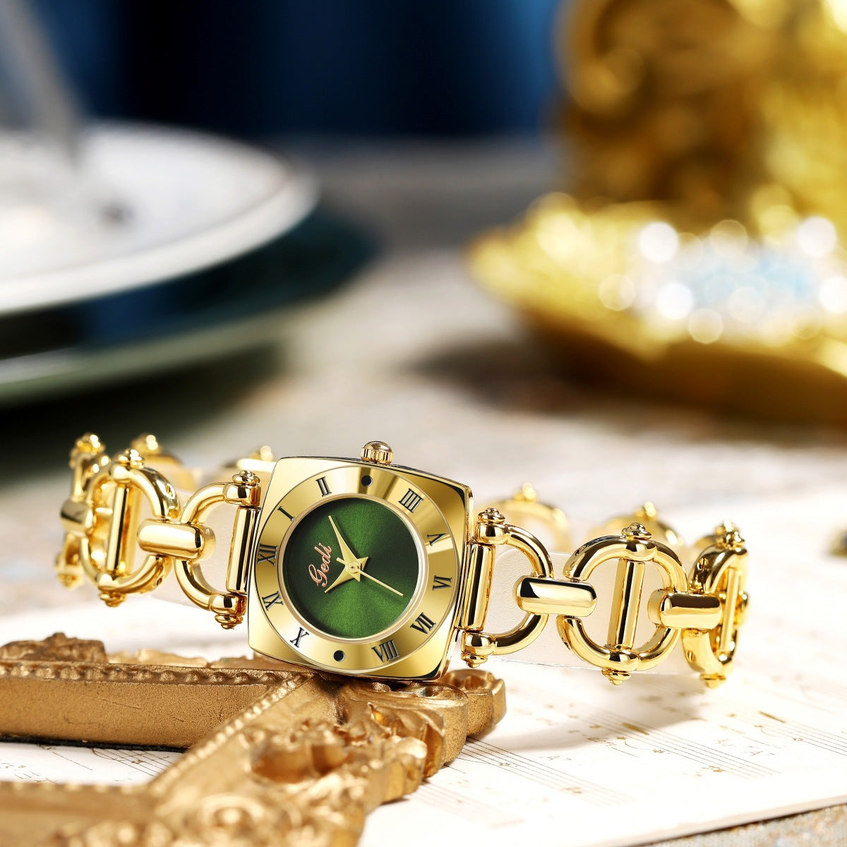 【2024】Aliaj de lumină de lux toate brățară de cupru Vintage doamnelor rafinat Quartz ceas